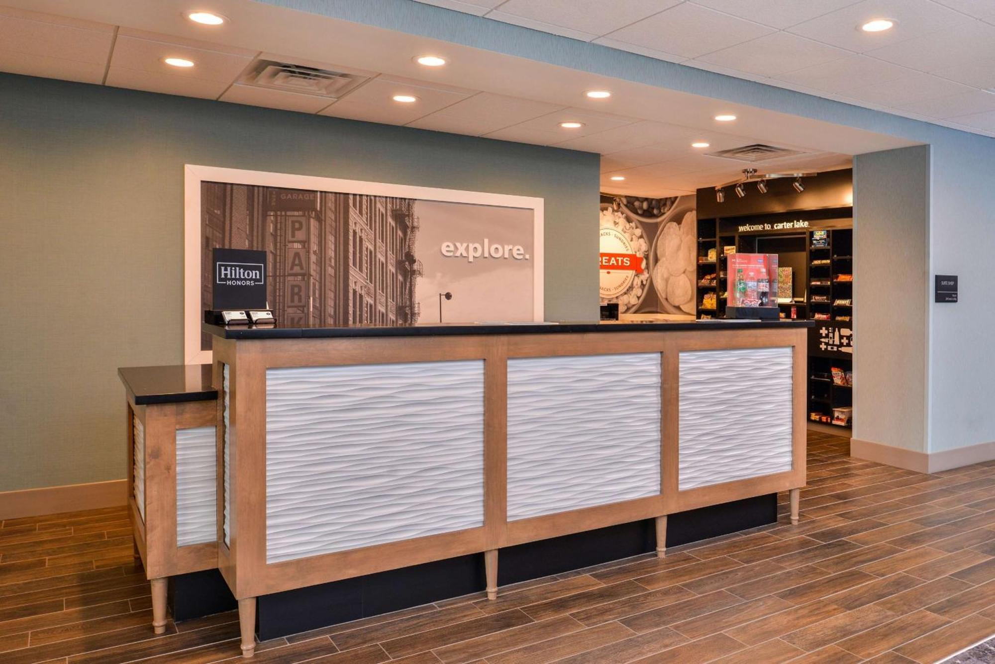 Carter Lake Hampton Inn By Hilton Omaha Airport, Ia מראה חיצוני תמונה
