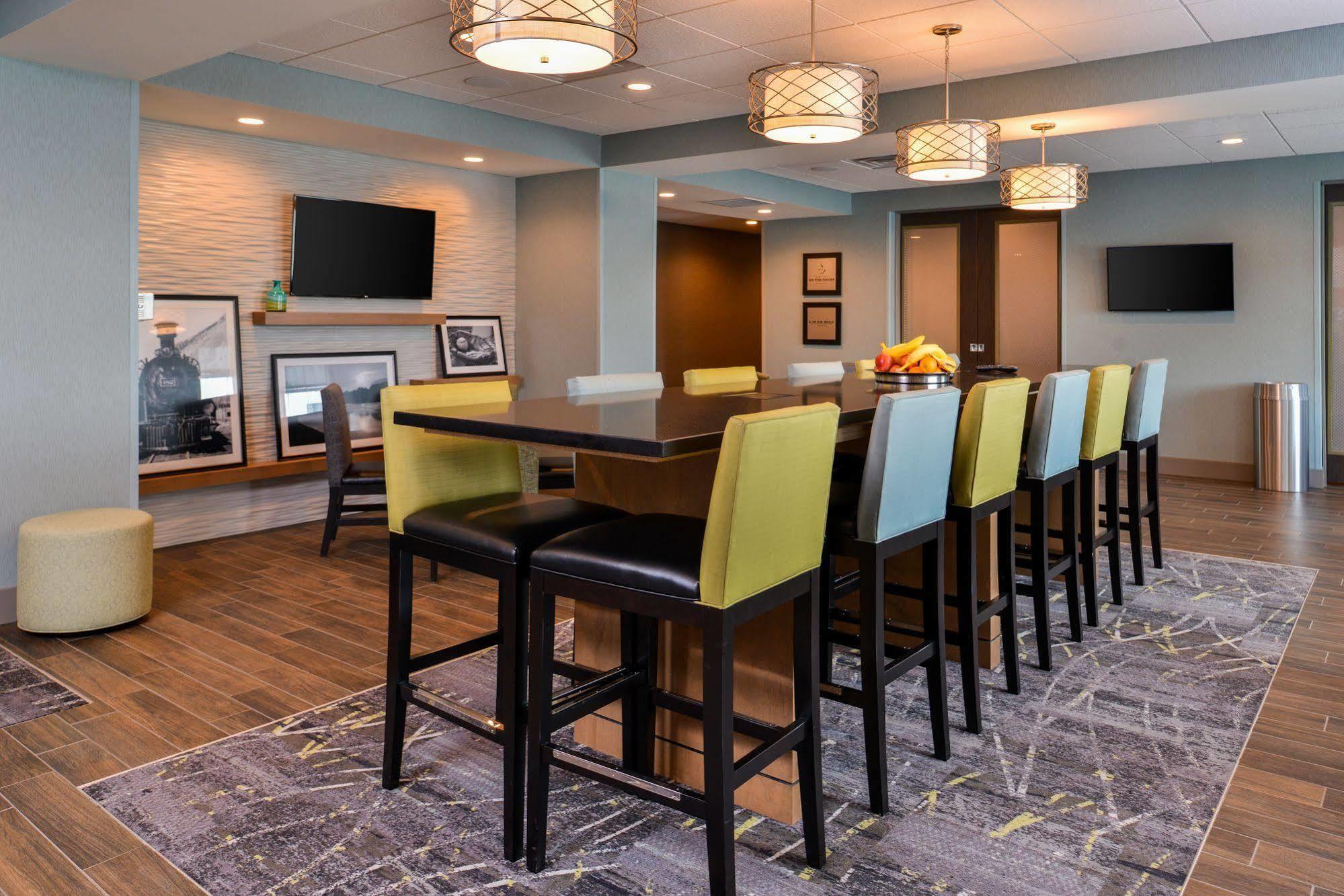 Carter Lake Hampton Inn By Hilton Omaha Airport, Ia מראה חיצוני תמונה