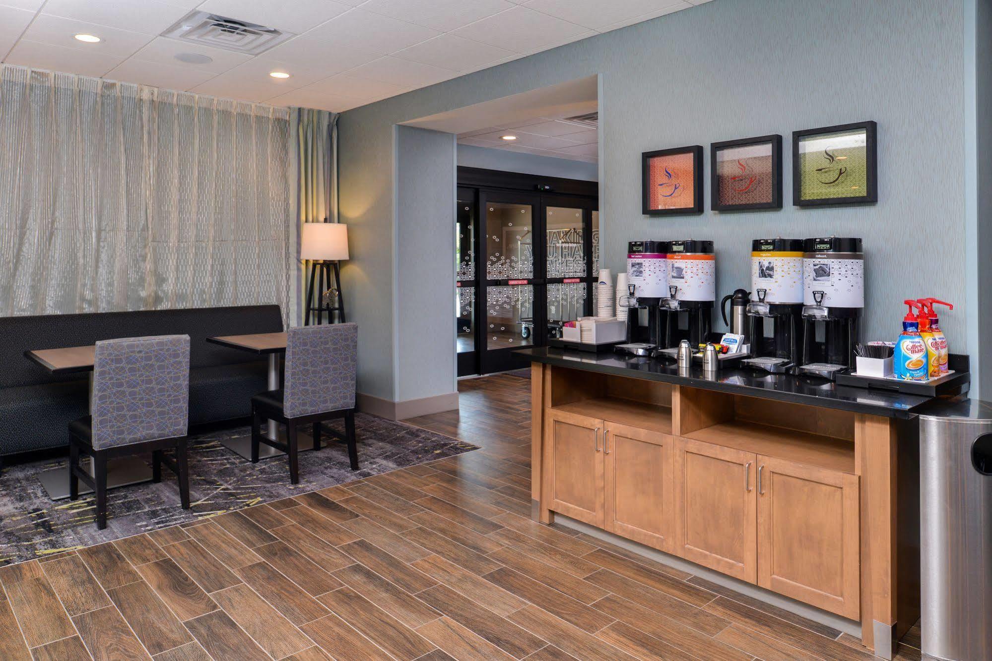 Carter Lake Hampton Inn By Hilton Omaha Airport, Ia מראה חיצוני תמונה